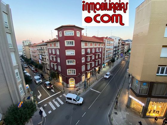 Foto 1 de Pis en venda a calle Bajada Estación de 3 habitacions amb balcó
