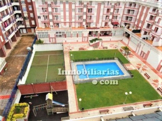 Foto 2 de Venta de piso en calle Pintor Eleazar Ortiz de 2 habitaciones con terraza y piscina