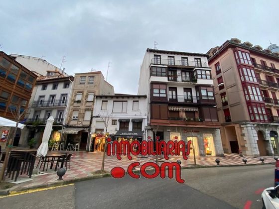 Foto 1 de Pis en venda a calle Bilbao de 3 habitacions amb terrassa