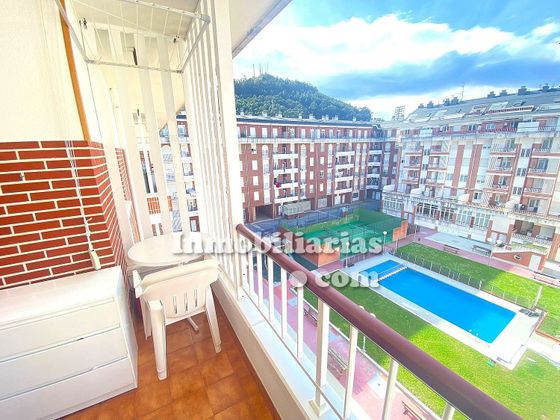 Foto 2 de Pis en lloguer a calle Ataulfo Argenta de 2 habitacions amb terrassa i piscina