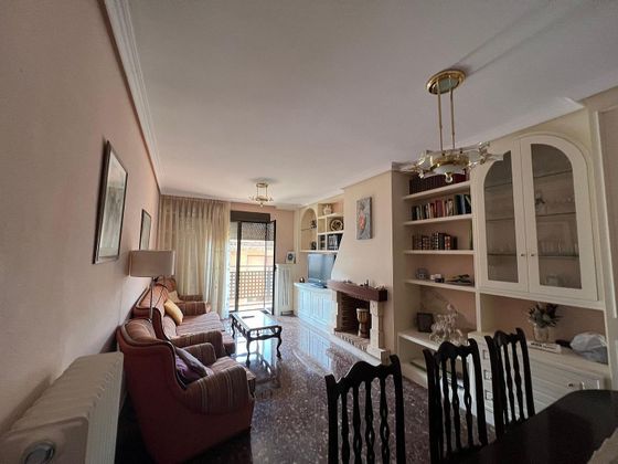 Foto 1 de Alquiler de piso en Oliver de 3 habitaciones con terraza y muebles