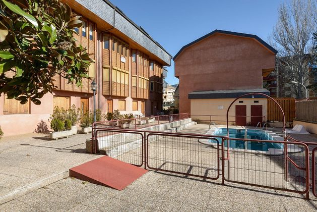 Foto 2 de Àtic en venda a calle Ferial de 2 habitacions amb piscina i garatge