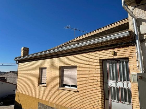 Foto 2 de Casa en venda a Cucalón de 3 habitacions amb garatge i calefacció