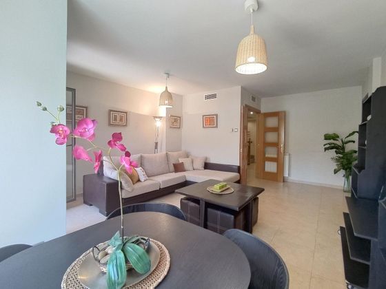 Foto 1 de Casa en venda a Fuentes de Ebro de 3 habitacions amb terrassa i garatge