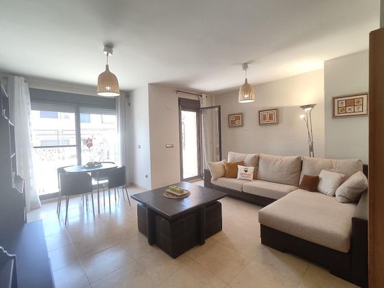 Foto 2 de Casa en venda a Fuentes de Ebro de 3 habitacions amb terrassa i garatge