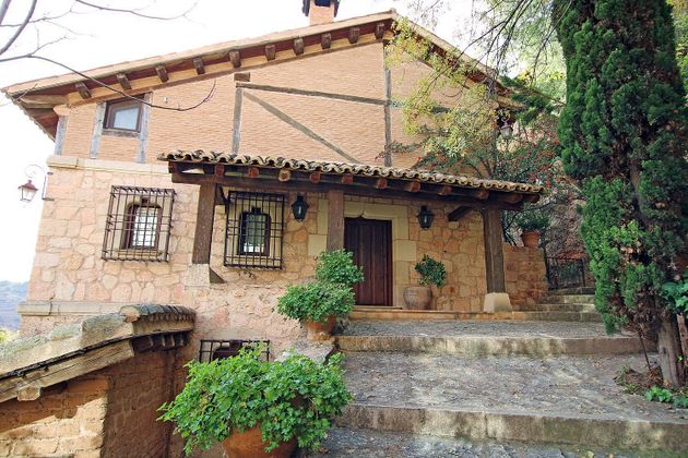Foto 2 de Xalet en venda a Arcos de Jalón de 5 habitacions amb garatge i jardí