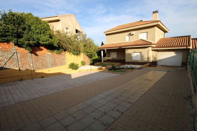 Foto 2 de Casa en lloguer a Cabanillas del Campo de 5 habitacions amb terrassa i piscina