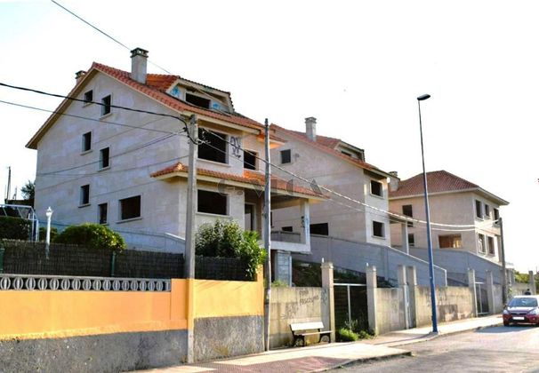 Foto 2 de Chalet en venta en Coruxo - Oia - Saiáns de 6 habitaciones con terraza y piscina