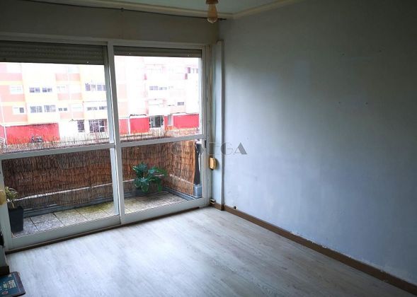 Foto 1 de Venta de piso en Bouzas - Coia de 3 habitaciones con balcón y calefacción