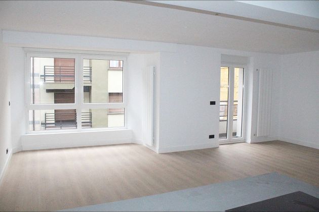 Foto 1 de Venta de piso en Beasain de 3 habitaciones con garaje y balcón
