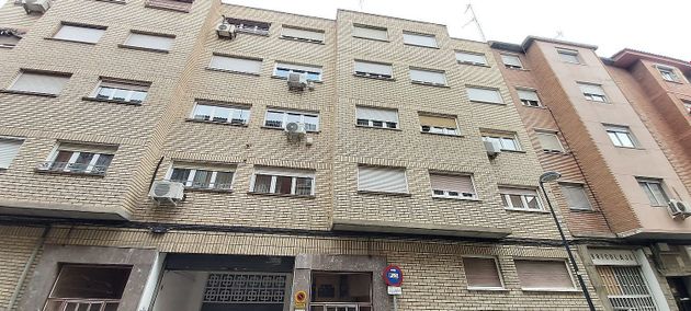 Foto 1 de Venta de piso en calle Italia de 4 habitaciones con terraza y garaje