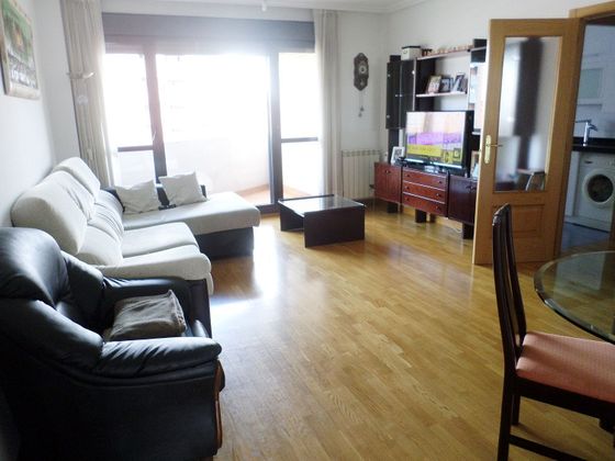 Foto 1 de Pis en venda a Zabalgana - Ariznabarra de 3 habitacions amb terrassa i garatge