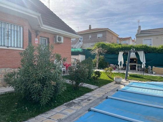 Foto 1 de Xalet en venda a Torrejón del Rey de 4 habitacions amb terrassa i piscina