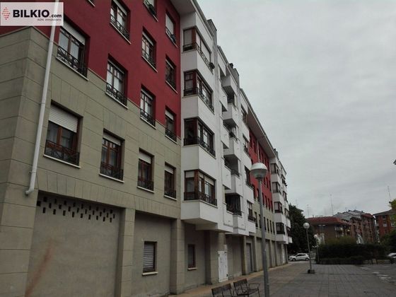 Foto 2 de Local en venda a calle Intxausti Eresgille de 193 m²