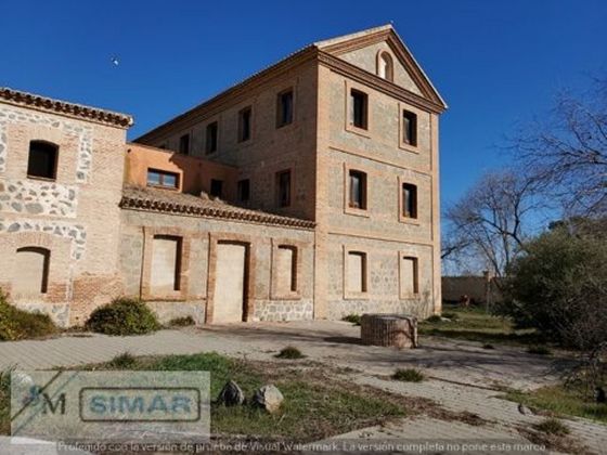 Foto 2 de Edificio en venta en Guadamur de 1848 m²