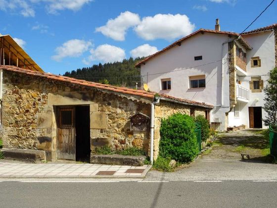 Foto 1 de Casa adossada en venda a Guriezo de 6 habitacions amb garatge i jardí