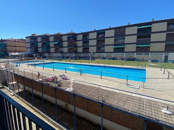 Foto 1 de Pis en venda a avenida De la Rioja de 2 habitacions amb terrassa i piscina