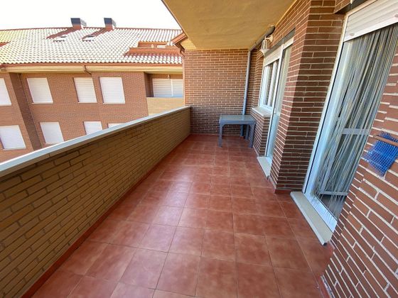 Foto 2 de Venta de piso en calle San Sebastian de 3 habitaciones con terraza y garaje
