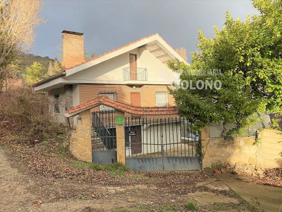 Foto 2 de Xalet en venda a barrio Medio Rivas de 4 habitacions amb terrassa i piscina