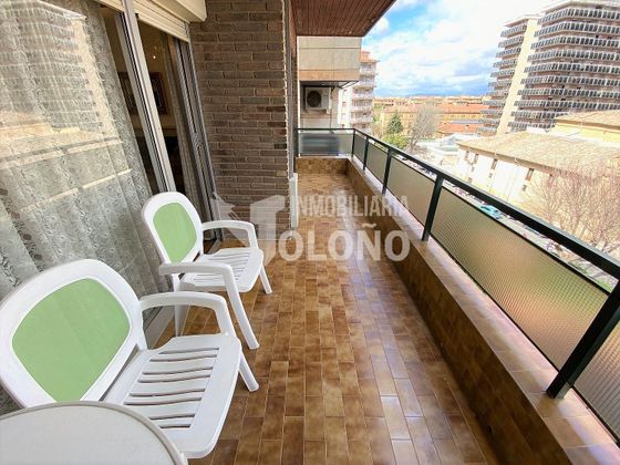 Foto 2 de Piso en venta en calle Bretón de Los Herreros de 3 habitaciones con terraza y garaje