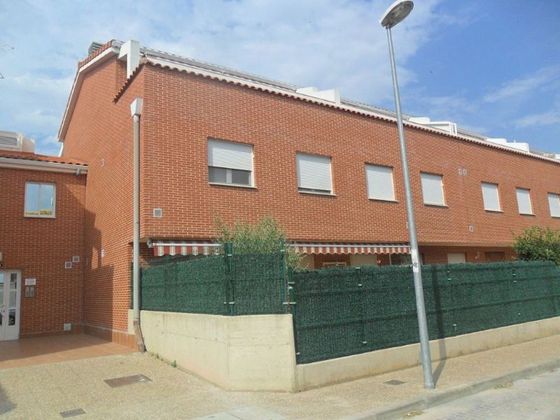 Foto 1 de Piso en venta en Castañares de Rioja de 2 habitaciones con terraza y piscina