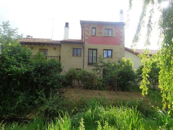 Foto 2 de Casa adosada en venta en calle Hontanillas de 4 habitaciones con terraza y garaje