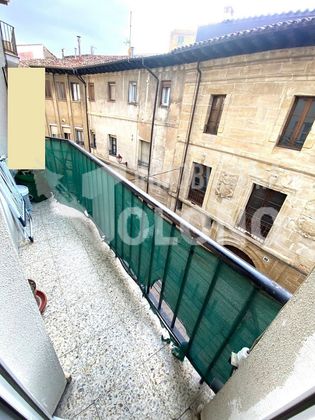 Foto 1 de Venta de piso en calle La Paz de 3 habitaciones con terraza y balcón