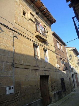 Foto 1 de Casa adossada en venda a Cuzcurrita de Río Tirón de 9 habitacions i 243 m²