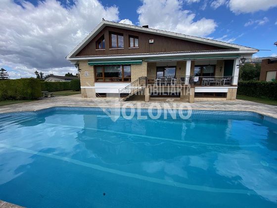 Foto 1 de Xalet en venda a avenida De la Rioja de 6 habitacions amb terrassa i piscina