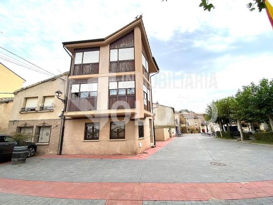 Foto 1 de Casa en venda a plaza Doctor Asuero de 4 habitacions amb piscina i calefacció