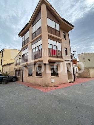 Foto 2 de Casa en venta en plaza Doctor Asuero de 4 habitaciones con piscina y calefacción