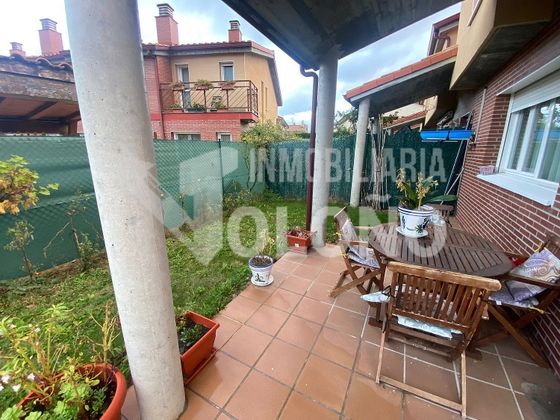 Foto 2 de Venta de casa en calle Peña Gembres de 4 habitaciones con terraza y piscina