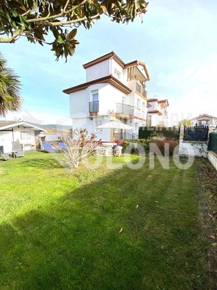 Foto 1 de Casa adossada en venda a calle Mirasierra de 3 habitacions amb terrassa i piscina