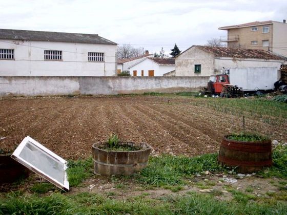 Foto 1 de Venta de terreno en avenida De la Rioja de 1056 m²