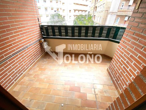 Foto 2 de Piso en venta en calle Castilla de 4 habitaciones con terraza y garaje