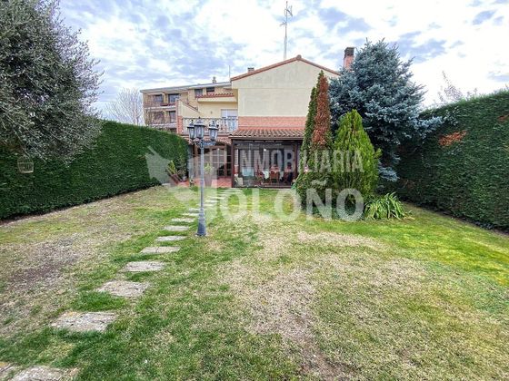 Foto 1 de Xalet en venda a Castañares de Rioja de 5 habitacions amb terrassa i garatge
