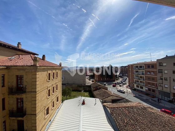 Foto 2 de Piso en venta en calle Ventilla de 3 habitaciones con terraza y garaje