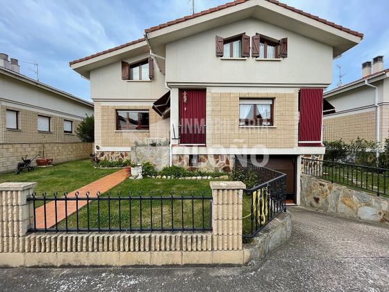 Foto 1 de Casa en venda a calle Mirasierra de 3 habitacions amb terrassa i piscina