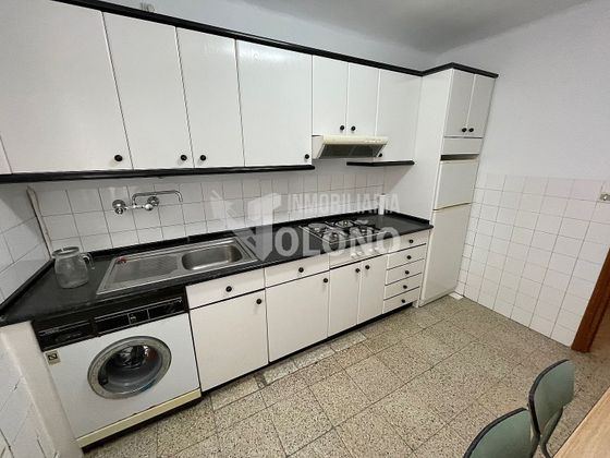 Foto 2 de Venta de piso en calle Pradillas de 2 habitaciones con calefacción