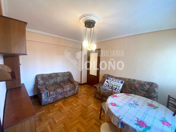Foto 2 de Piso en venta en calle Alcalde Blas Santa Cruz de 3 habitaciones con terraza y piscina
