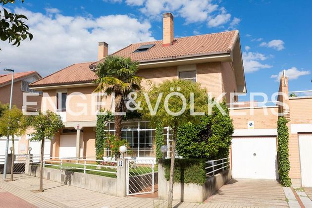 Foto 1 de Casa en venda a calle De Los Charrúas de 3 habitacions amb terrassa i piscina