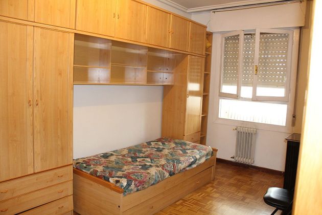 Foto 2 de Pis en venda a Universidad - Los Lirios de 3 habitacions amb balcó i calefacció