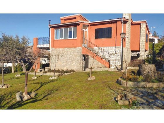 Foto 2 de Xalet en venda a Navalperal de Pinares de 4 habitacions amb terrassa i garatge