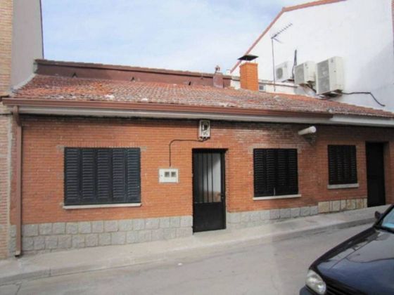 Foto 2 de Casa adossada en venda a Hoyo de Pinares (El) de 5 habitacions amb terrassa