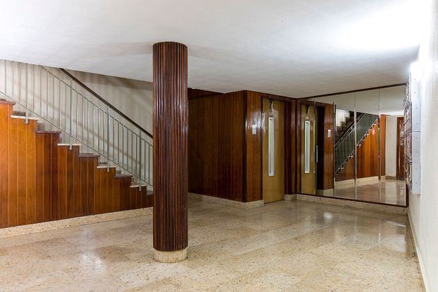 Foto 2 de Piso en venta en Ruiseñores de 3 habitaciones con terraza y ascensor