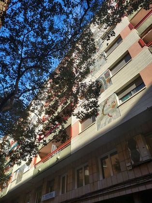 Foto 2 de Piso en alquiler en calle De José Luis Albareda de 3 habitaciones con terraza y muebles
