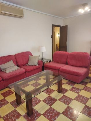 Foto 1 de Alquiler de piso en calle De Félix Latassa de 3 habitaciones con muebles y calefacción
