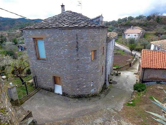Foto 1 de Xalet en venda a Aínsa-Sobrarbe de 3 habitacions amb terrassa i jardí
