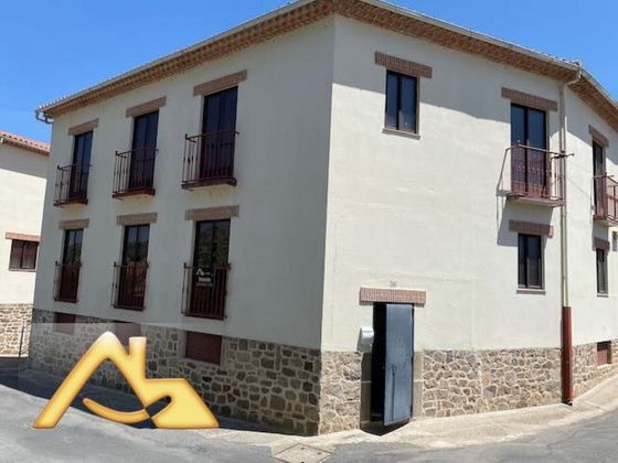 Foto 1 de Casa adossada en venda a calle De la Parada de 3 habitacions amb garatge i calefacció
