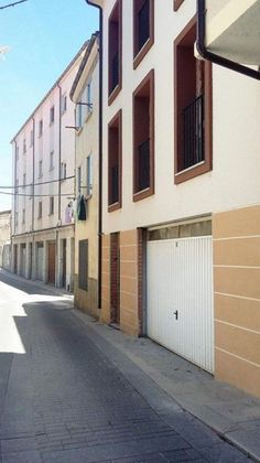 Foto 2 de Venta de piso en calle Del Castillo de 3 habitaciones con terraza